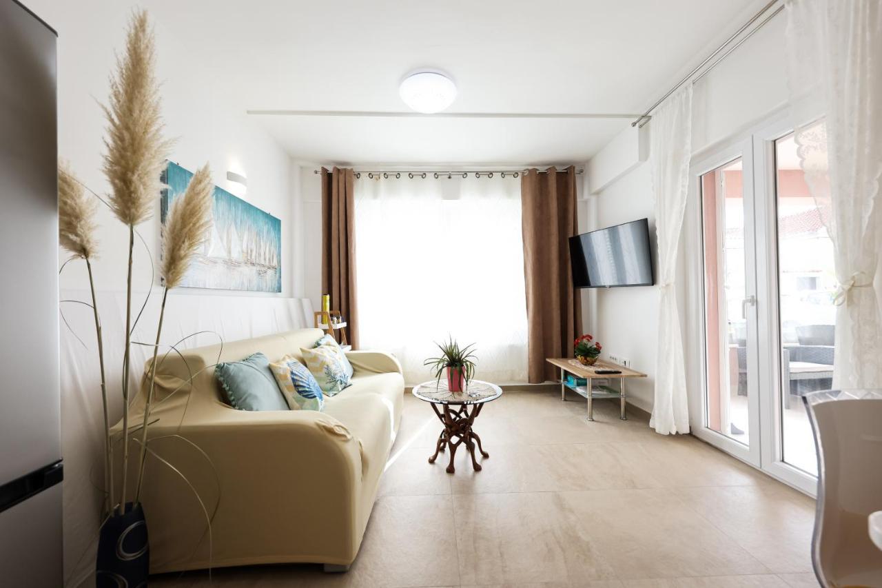 Apartment Puntamika Villa De Rosa - Ground Floor Zadar Eksteriør billede