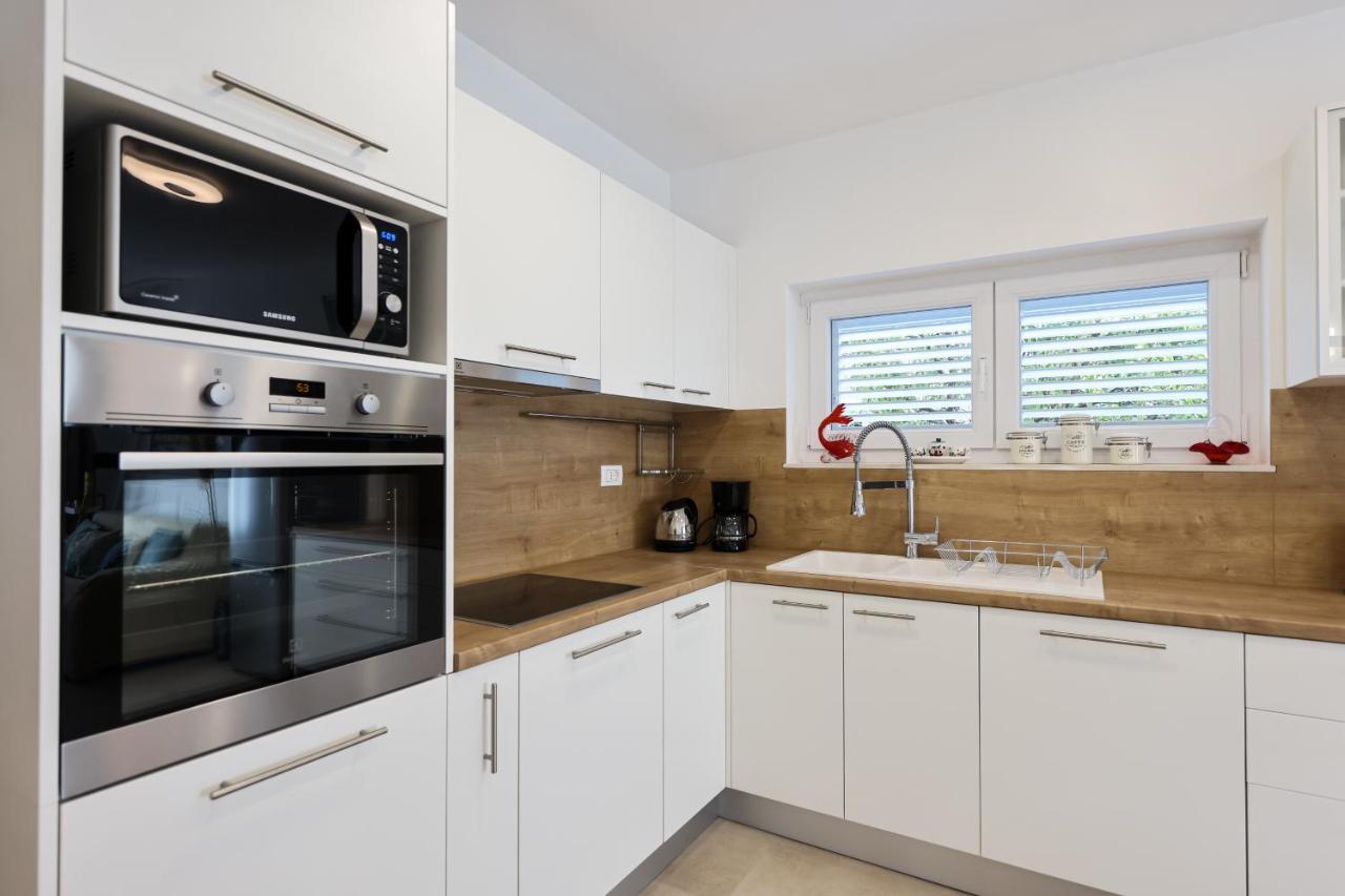 Apartment Puntamika Villa De Rosa - Ground Floor Zadar Eksteriør billede