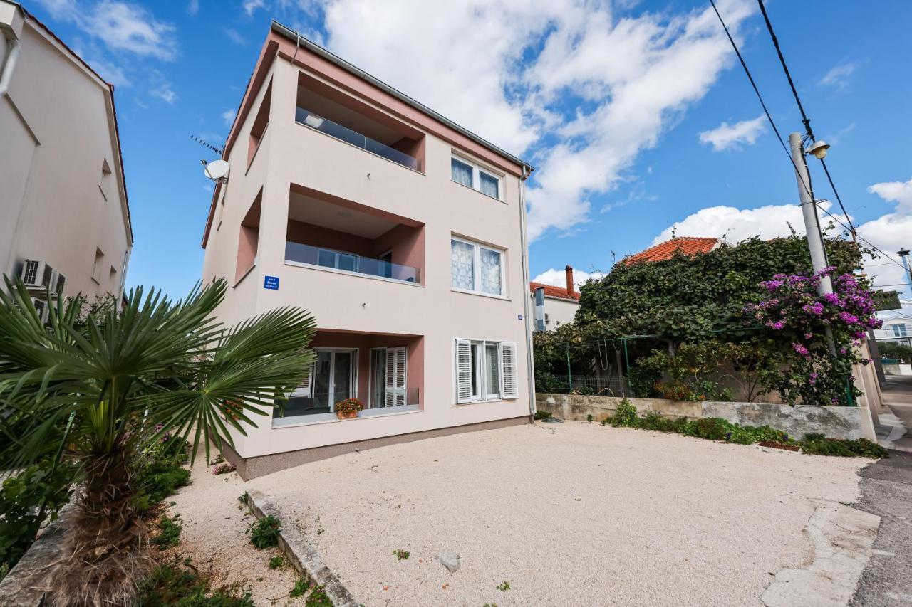 Apartment Puntamika Villa De Rosa - Ground Floor Zadar Eksteriør billede