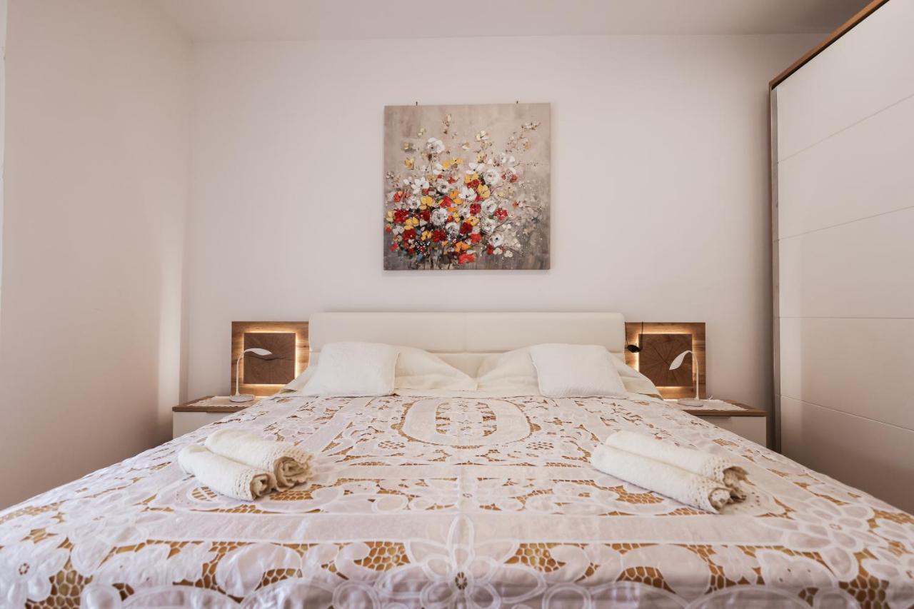Apartment Puntamika Villa De Rosa - Ground Floor Zadar Eksteriør billede