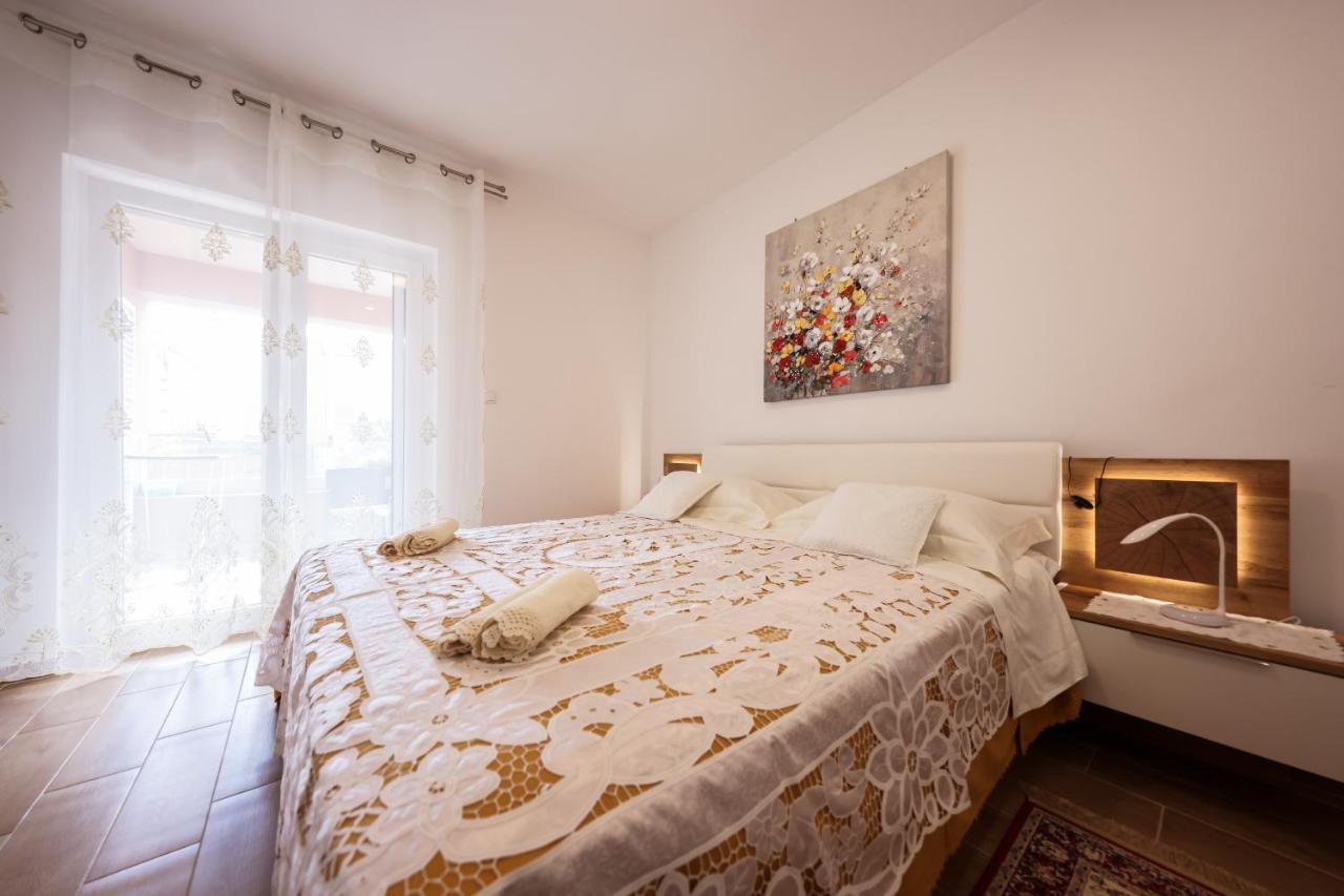 Apartment Puntamika Villa De Rosa - Ground Floor Zadar Eksteriør billede