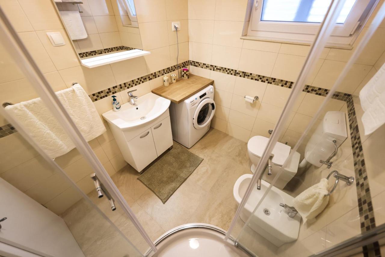 Apartment Puntamika Villa De Rosa - Ground Floor Zadar Eksteriør billede